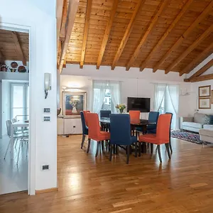A Casa Nuccia Mansarda By Solutions Como
