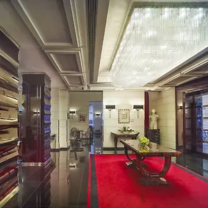 Grand Via Veneto Отель