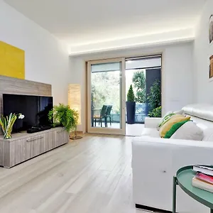 Appartamento Green Terraced Apartment. 3 Stops From Colosseum